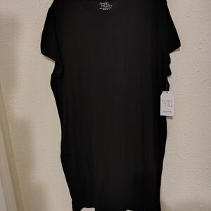 Time and Tru Women's Classic Black Tee